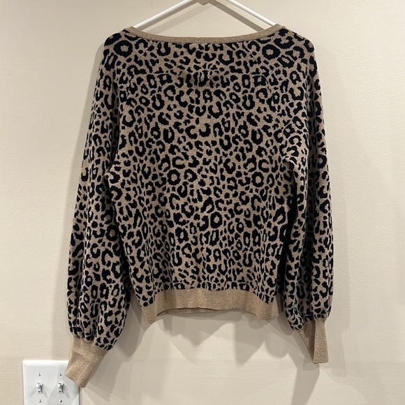 🔥Abercrombie & Fitch Leopard Print Sweater - Tan and Black🔥 - Picture 2 of 6